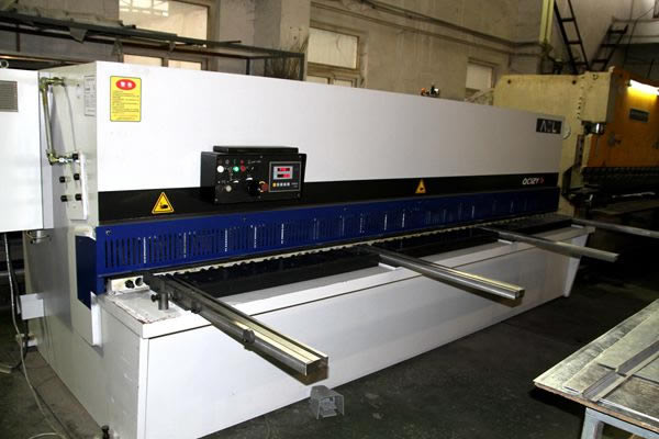 ACL剪板機_http://www.yabfk.com/